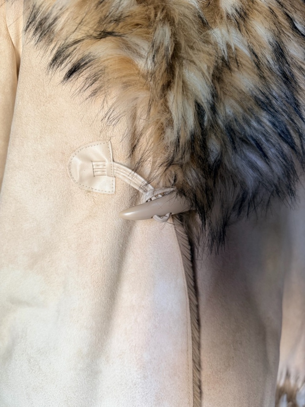Tasha Polizzi Cream Coat with Faux Fur Trim - Picture 3 of 13